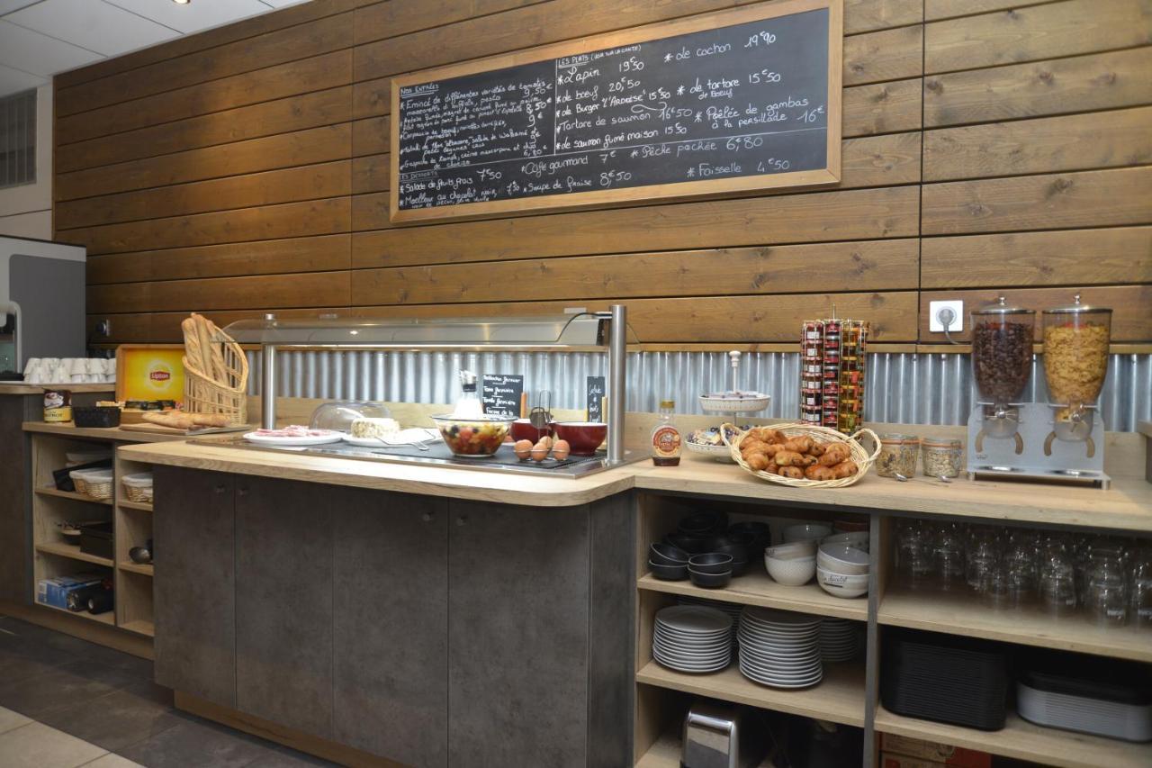 Logis Cris Hotel Et Restaurant, Lyon Sud-Est Corbas Eksteriør bilde