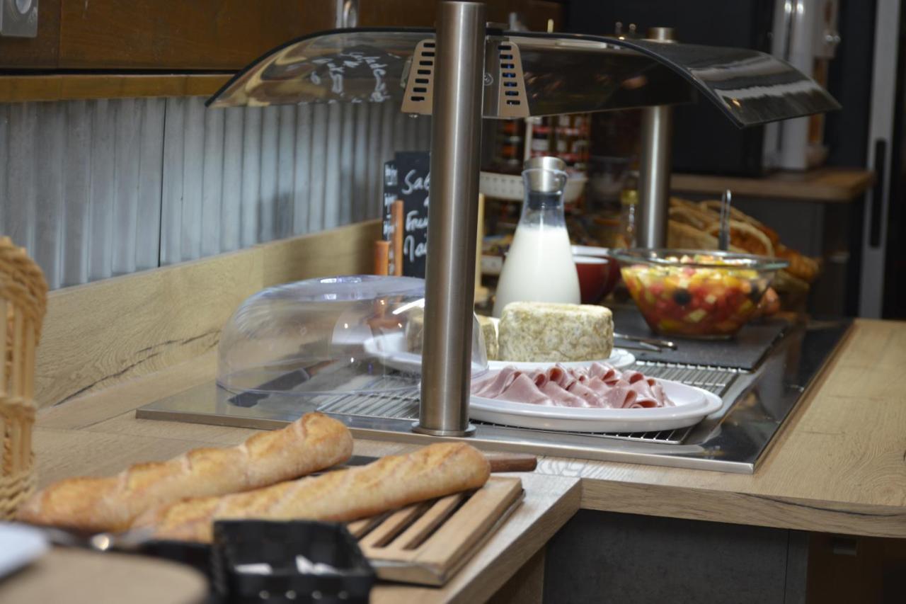 Logis Cris Hotel Et Restaurant, Lyon Sud-Est Corbas Eksteriør bilde