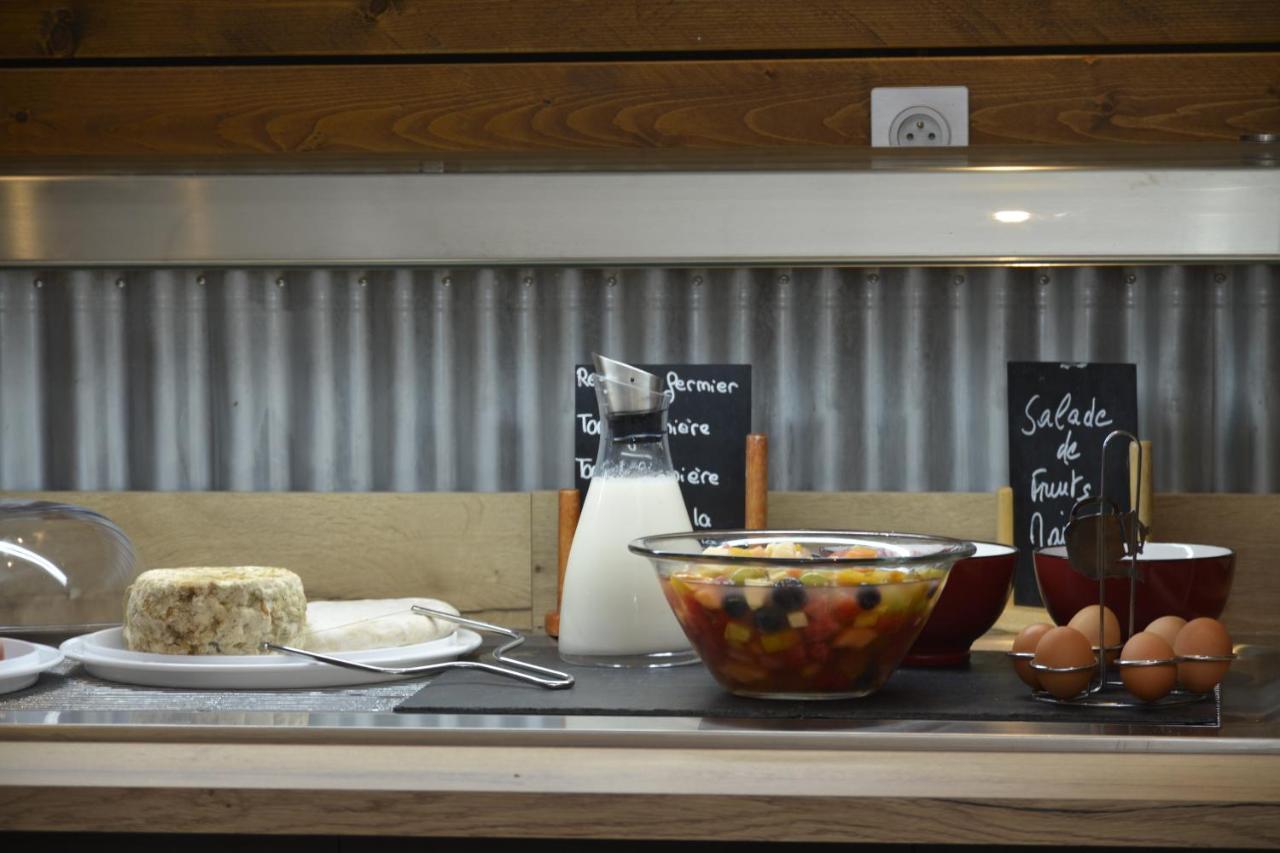 Logis Cris Hotel Et Restaurant, Lyon Sud-Est Corbas Eksteriør bilde