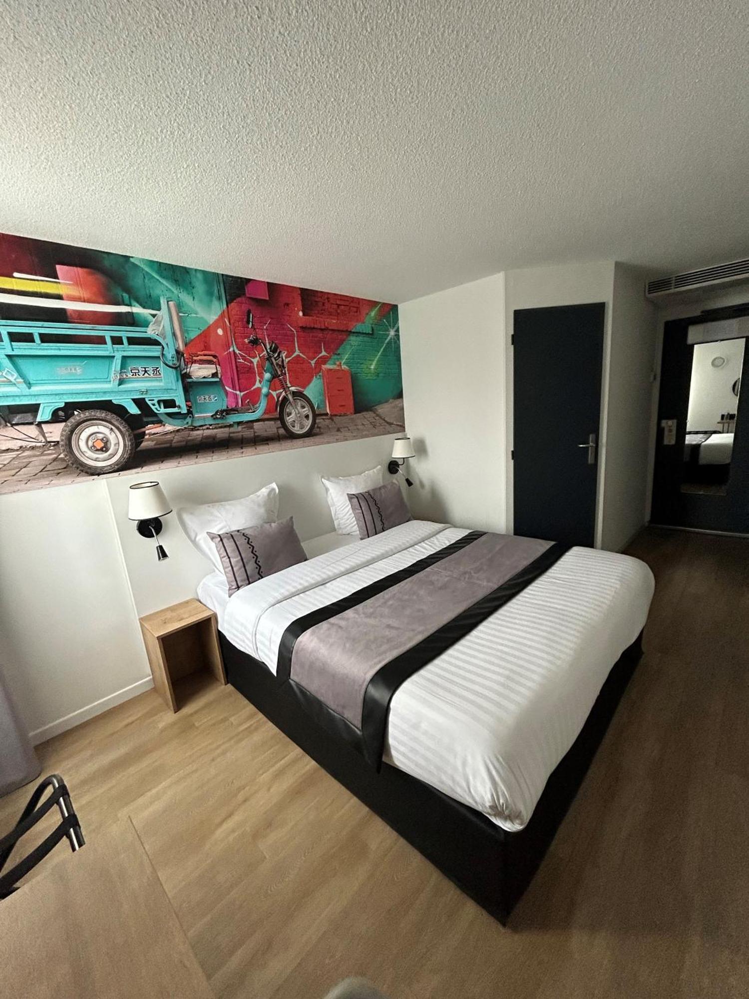 Logis Cris Hotel Et Restaurant, Lyon Sud-Est Corbas Eksteriør bilde