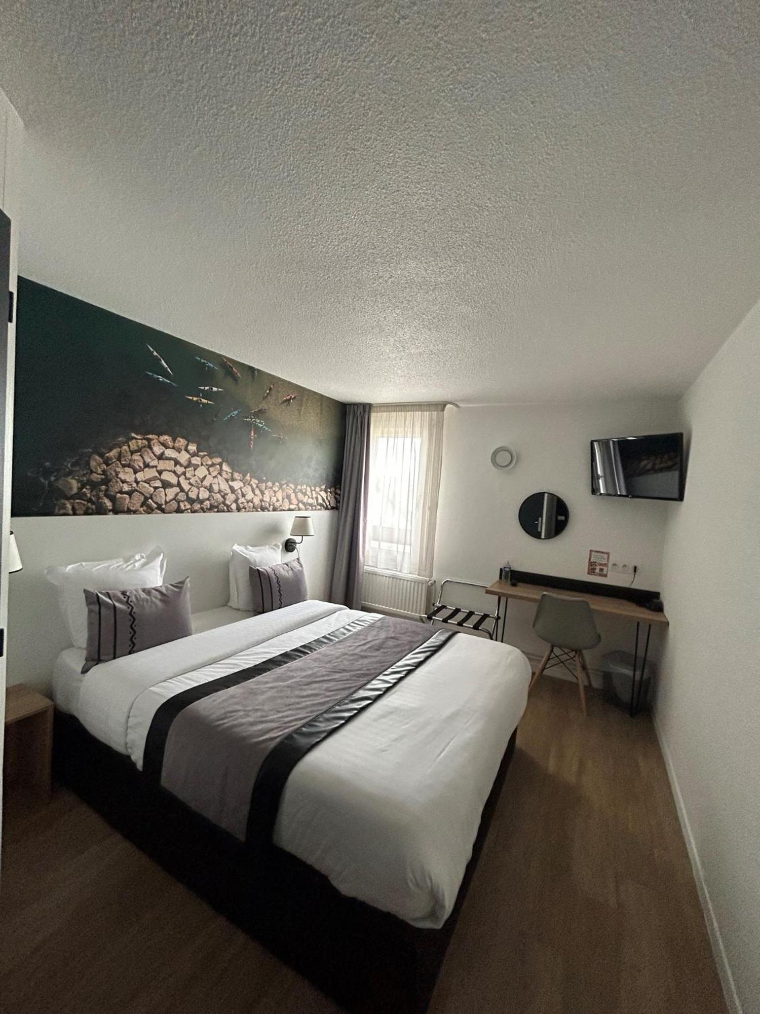 Logis Cris Hotel Et Restaurant, Lyon Sud-Est Corbas Eksteriør bilde
