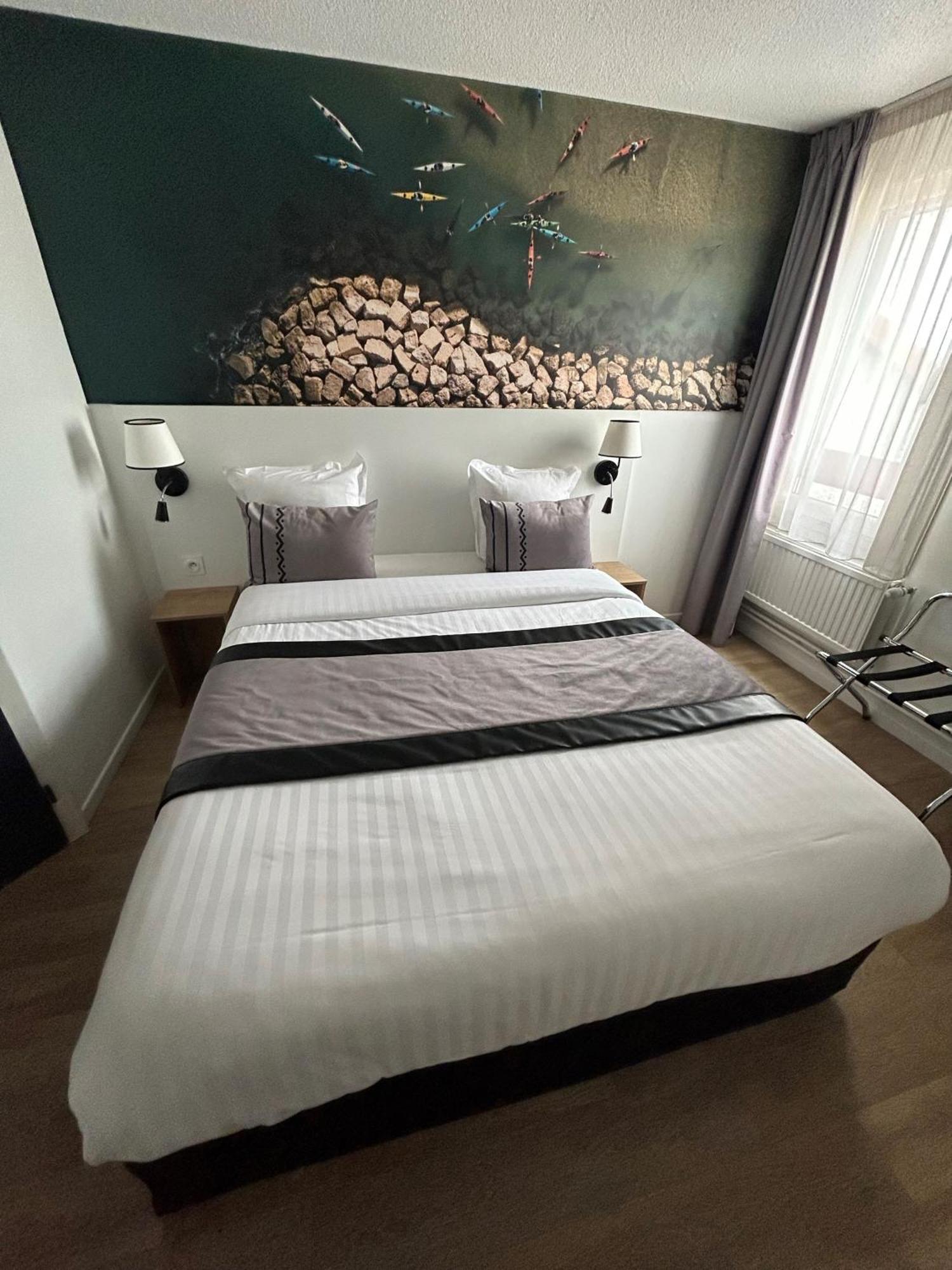 Logis Cris Hotel Et Restaurant, Lyon Sud-Est Corbas Eksteriør bilde