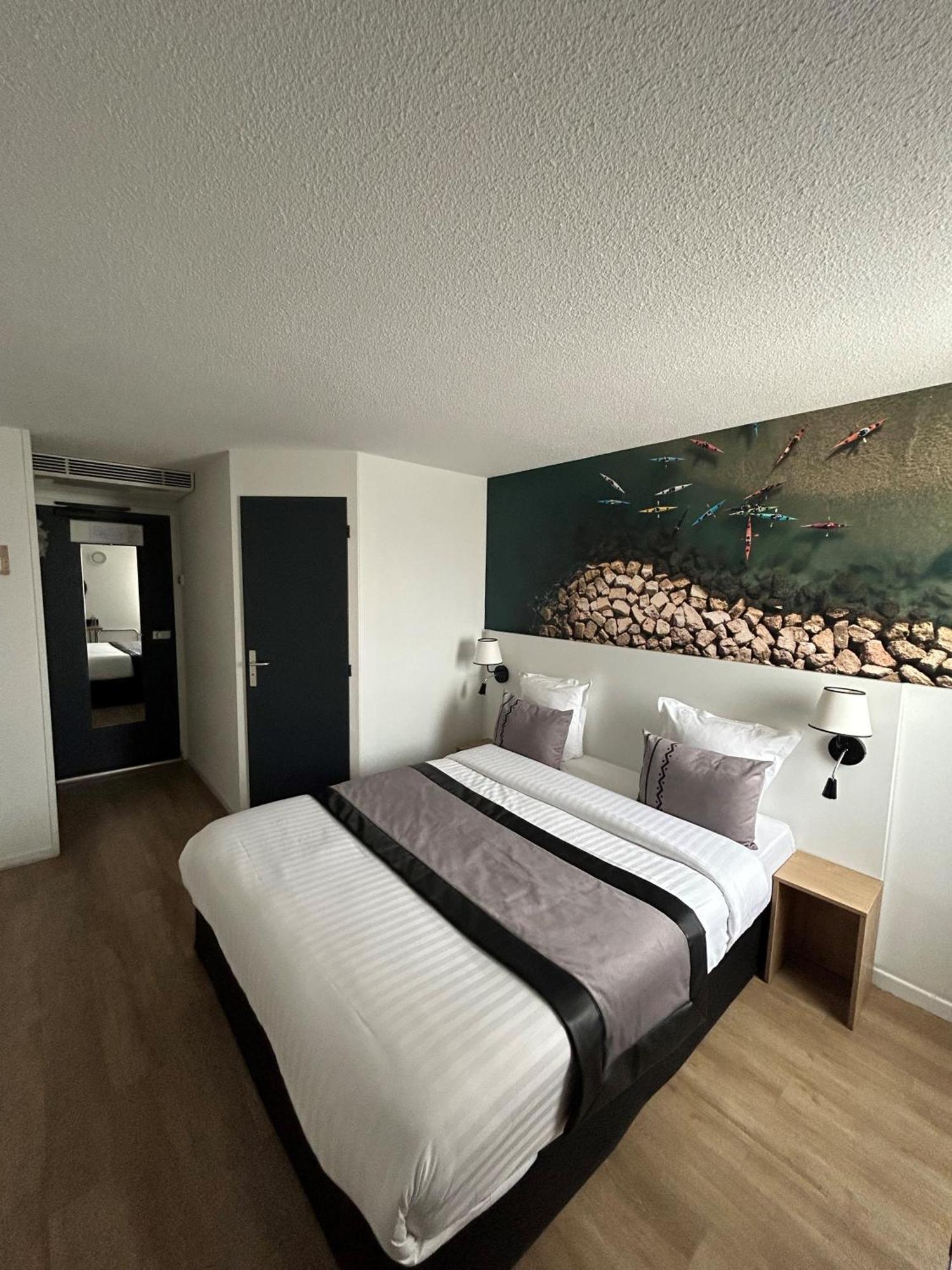 Logis Cris Hotel Et Restaurant, Lyon Sud-Est Corbas Eksteriør bilde